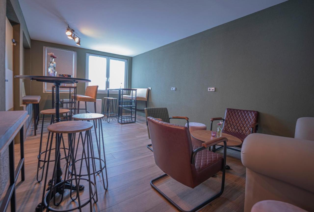 Village Bistro & Bar Fremdenzimmer Dettingen an der Erms Luaran gambar